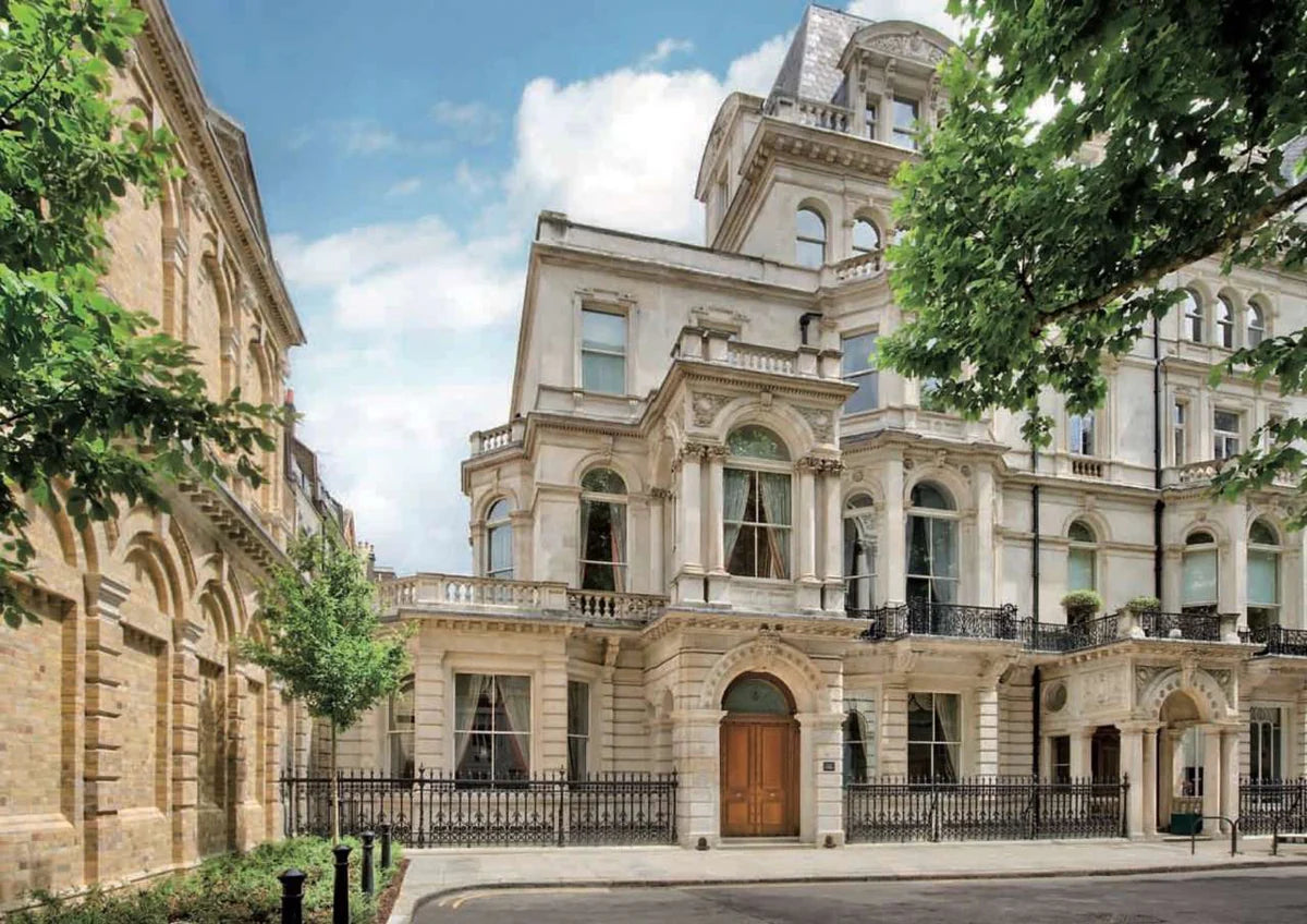 PRIVATE MAYFAIR RESIDENCE